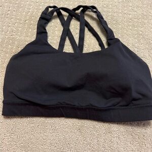 Women’s black lululemon sports bra size 6.
